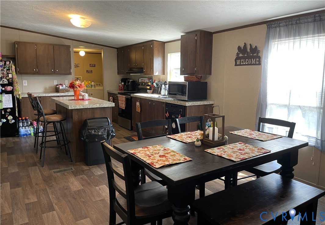 7156 Double Bridges Road Victoria, VA 23974 - Photo 9 of 37