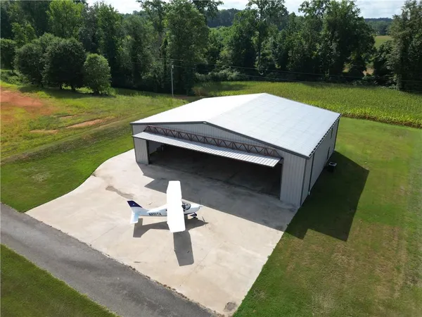 $699,999 | 807 Sewell Road, Lavonia, GA 30553