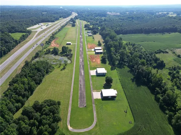 $699,999 | 807 Sewell Road, Lavonia, GA 30553