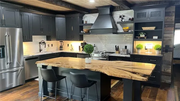 $699,999 | 807 Sewell Road, Lavonia, GA 30553