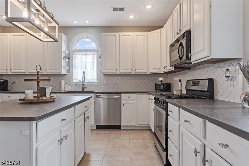 24 Saddle Ridge Road Sparta, NJ 07871 - Photo 13 of 50