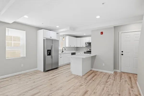 $2,300 | 61 Parker Street, Unit 1, Springfield, MA 01151