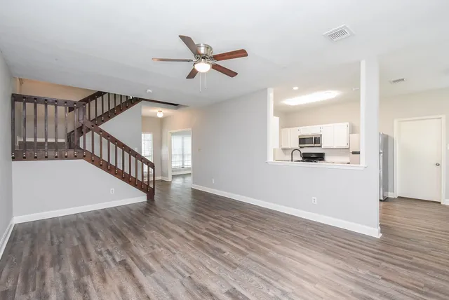 $2,400 | 3030 Great Lakes Avenue, Sugar Land, TX 77479