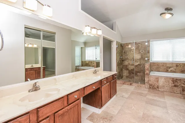 $2,400 | 3030 Great Lakes Avenue, Sugar Land, TX 77479