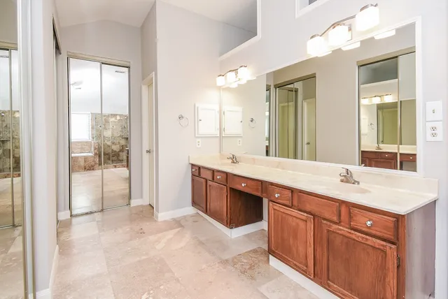 $2,400 | 3030 Great Lakes Avenue, Sugar Land, TX 77479