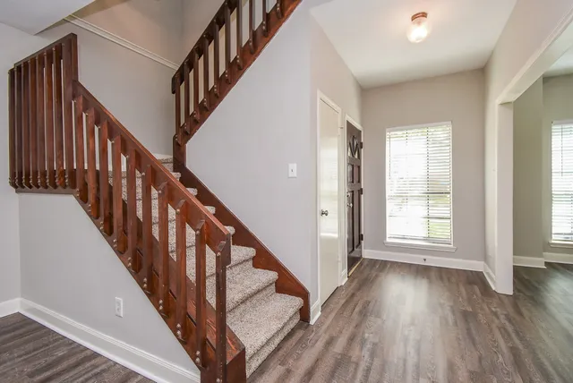 $2,400 | 3030 Great Lakes Avenue, Sugar Land, TX 77479