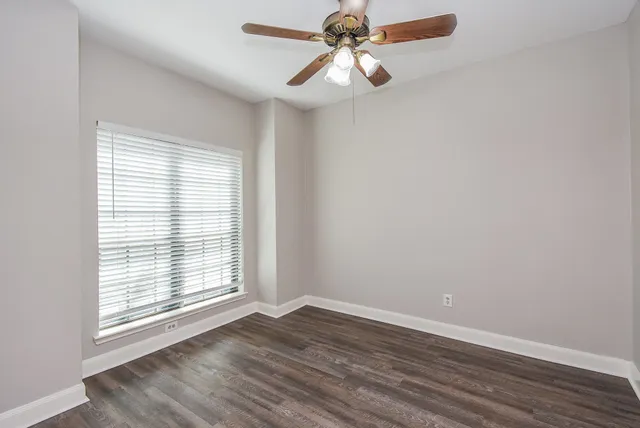 $2,400 | 3030 Great Lakes Avenue, Sugar Land, TX 77479
