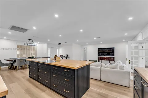 $957,000 | 680 Southwest 75th Avenue, Plantation, FL 33317
