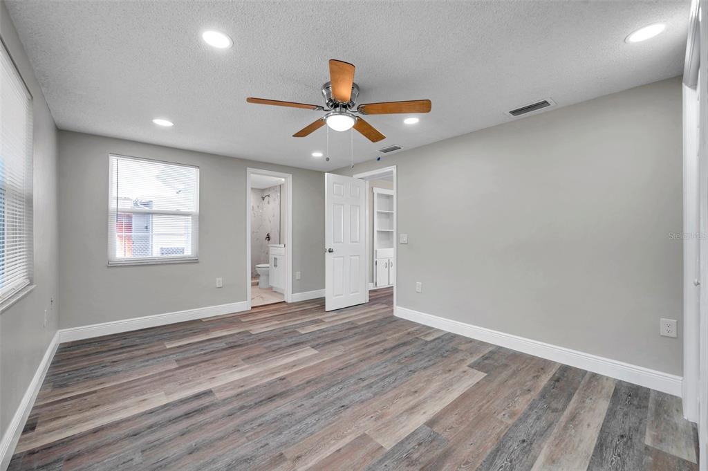 10900 Queens Road Port Richey, FL 34668 - Photo 12 of 20 Gallery Image 12