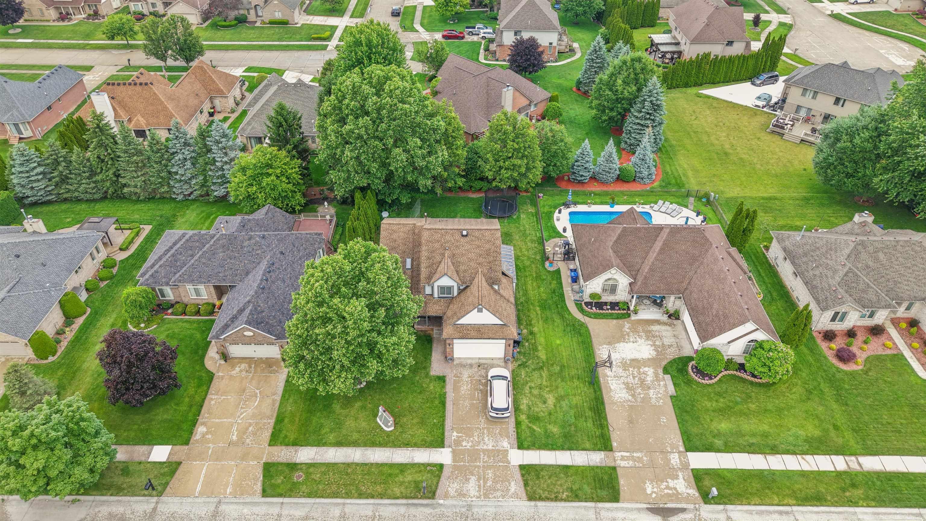 34347 Lillian Road New Baltimore, MI 48047 - Photo 4 of 39 Gallery Image 4