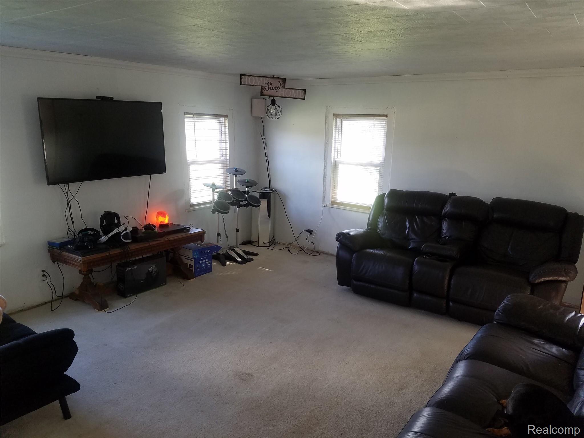 8147 Shipman Road Corunna, MI 48817 - Photo 17 of 26 family room 2.jpg