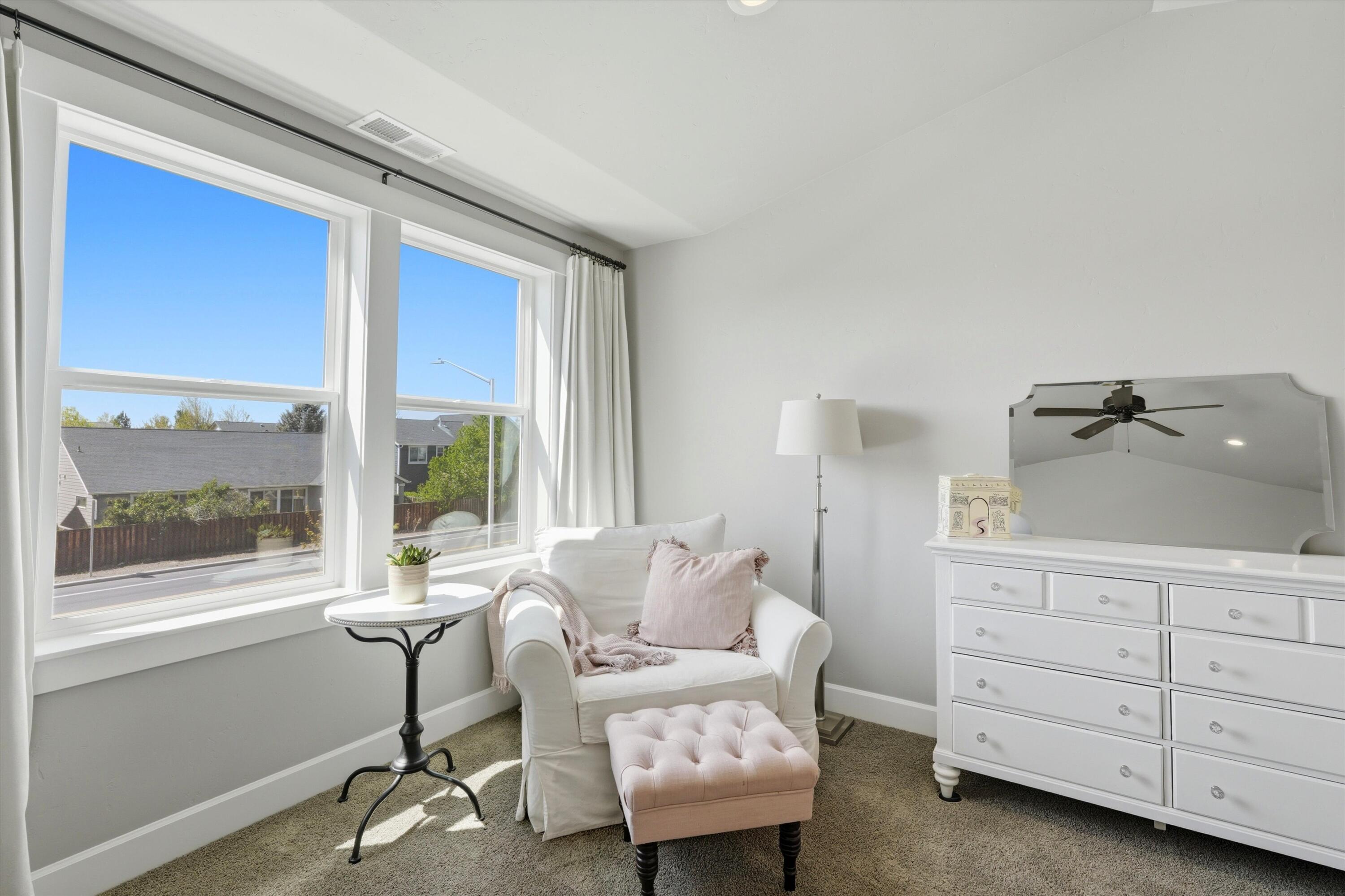748 Northwest 27th Street Redmond, OR 97756 - Photo 23 of 41 Primary Bedroom