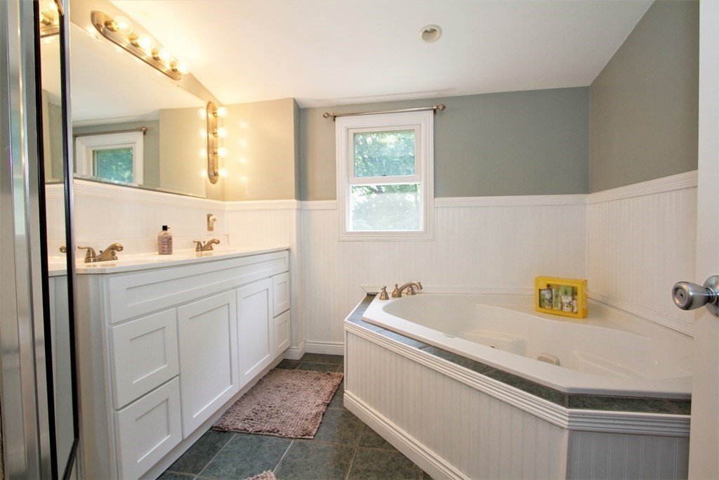 7 Reynolds Road Peabody, MA 01960 - Photo 16 of 24 Gallery Image 16