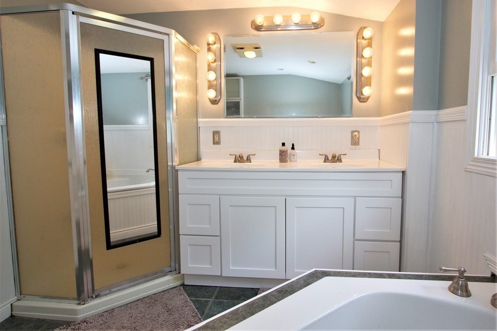 7 Reynolds Road Peabody, MA 01960 - Photo 17 of 24 Gallery Image 17