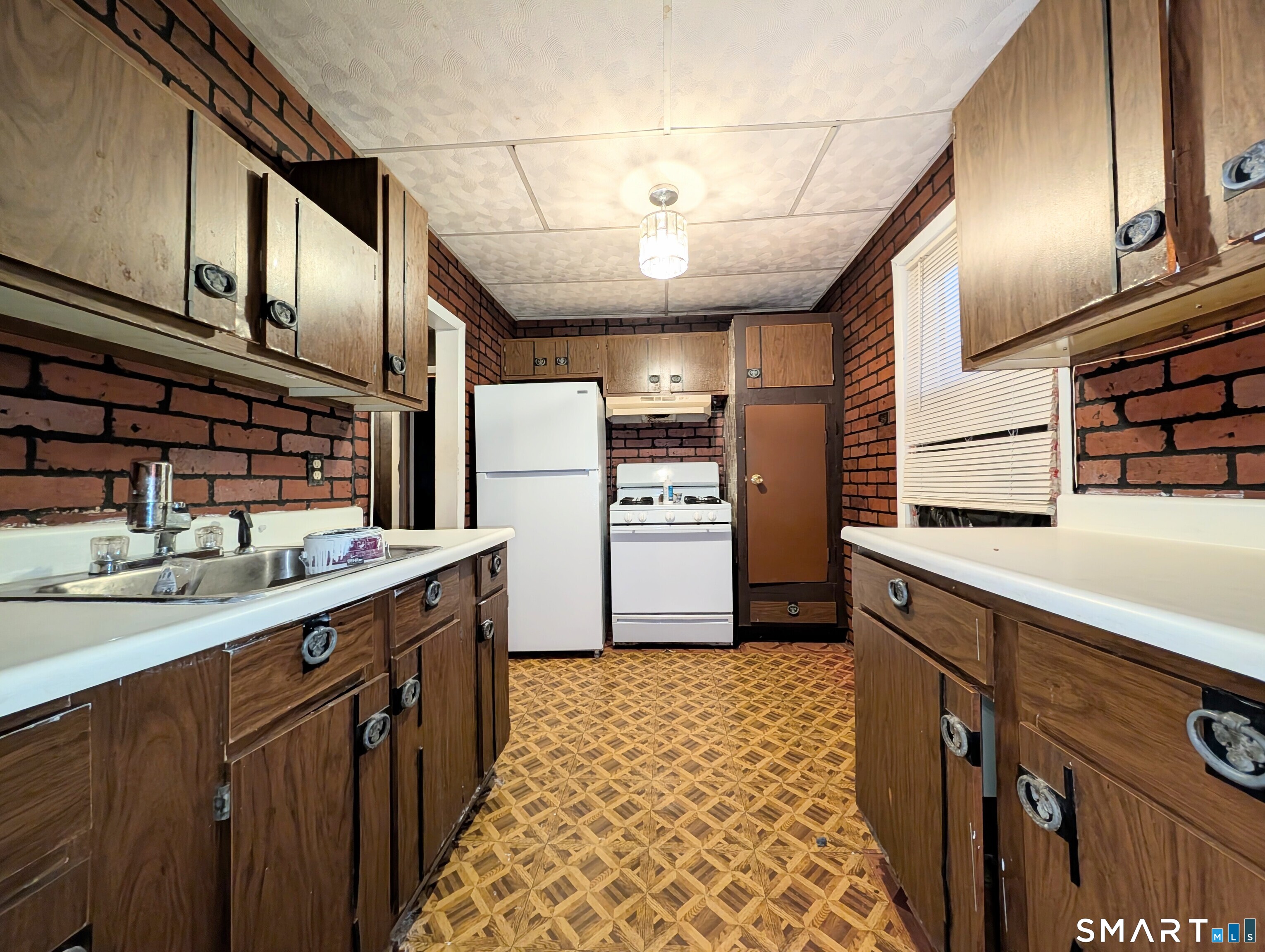 107 Colony Street Bridgeport, CT 06610 - Photo 20 of 34