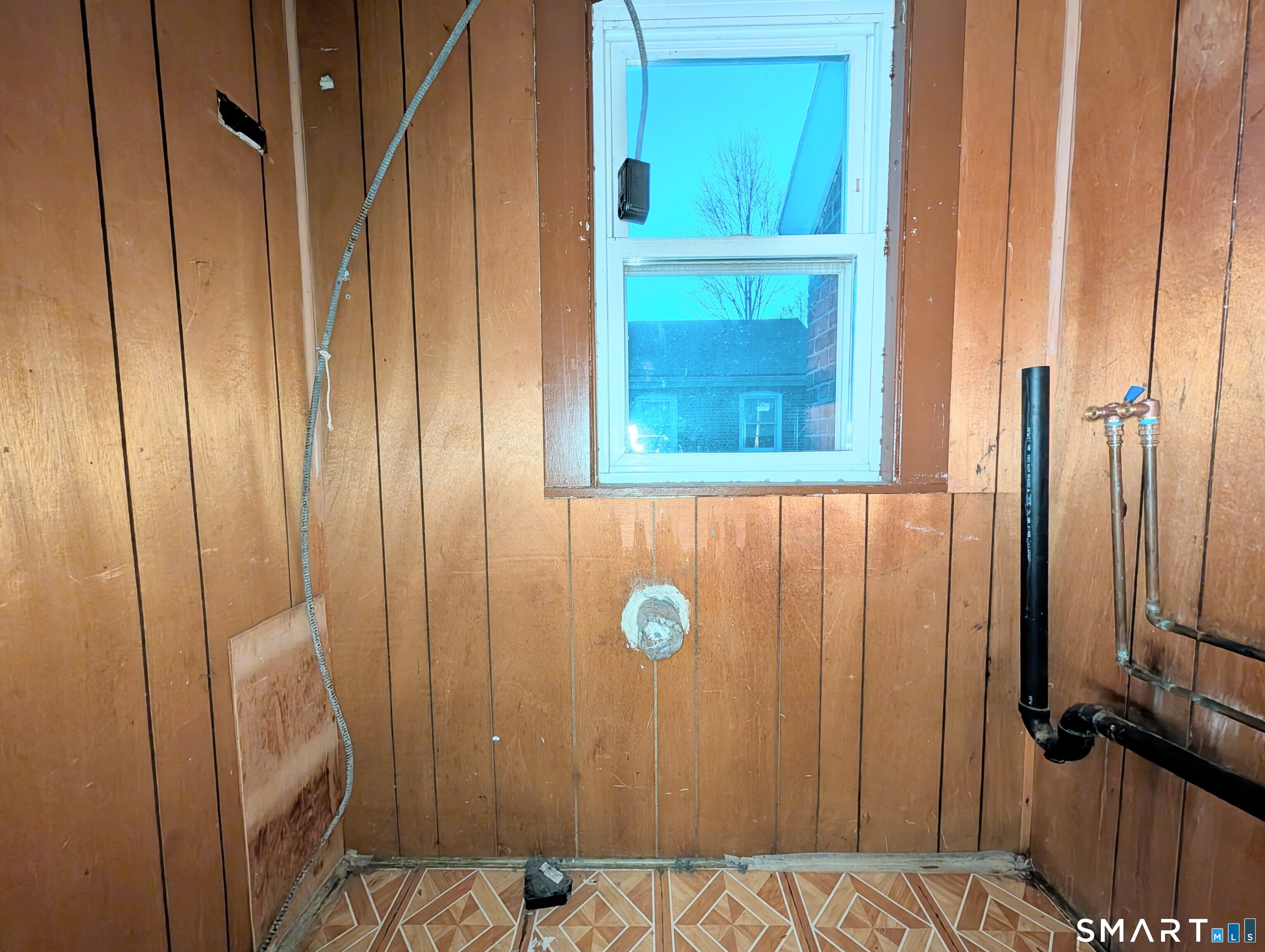 107 Colony Street Bridgeport, CT 06610 - Photo 22 of 34