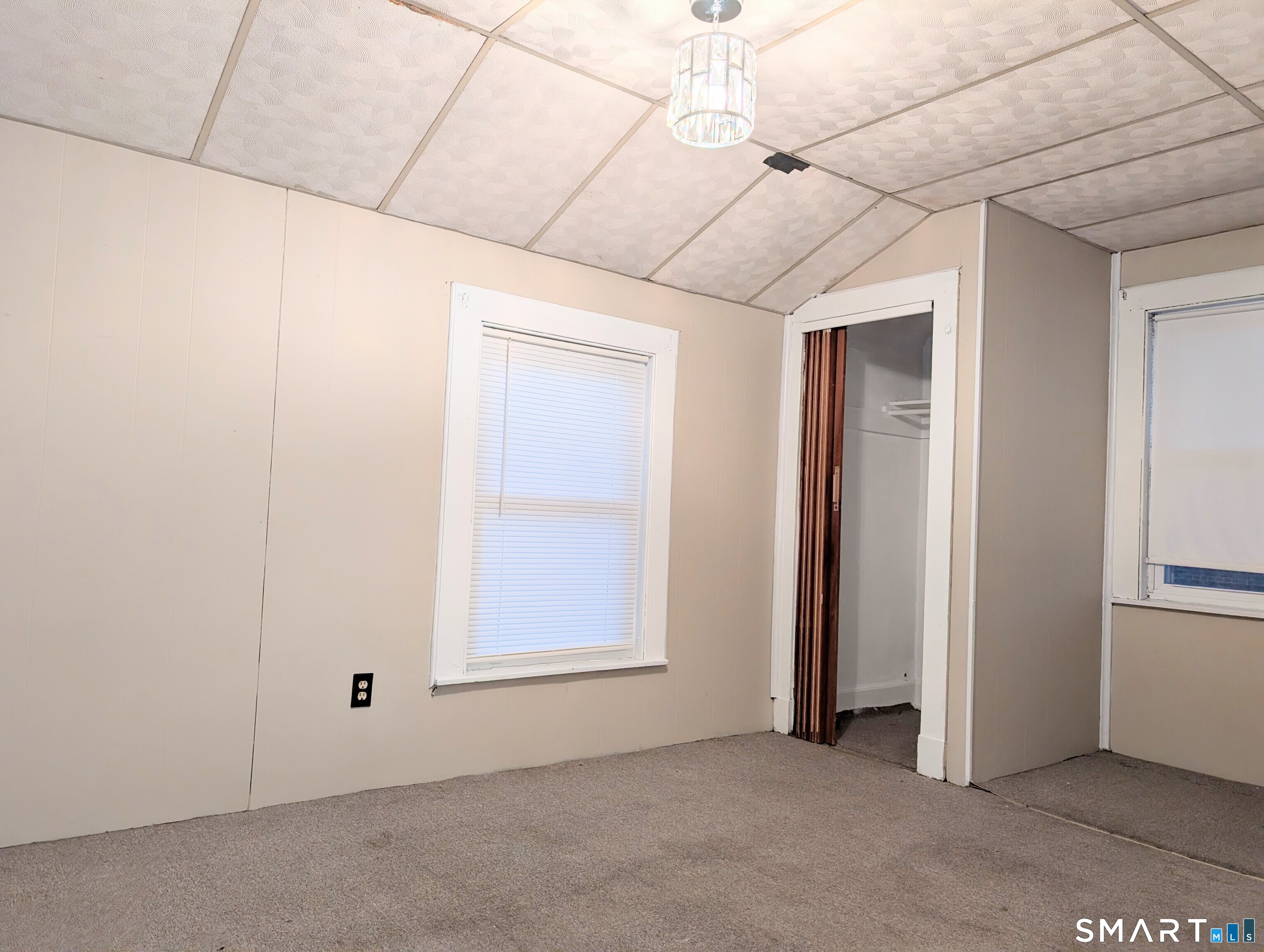 107 Colony Street Bridgeport, CT 06610 - Photo 26 of 34