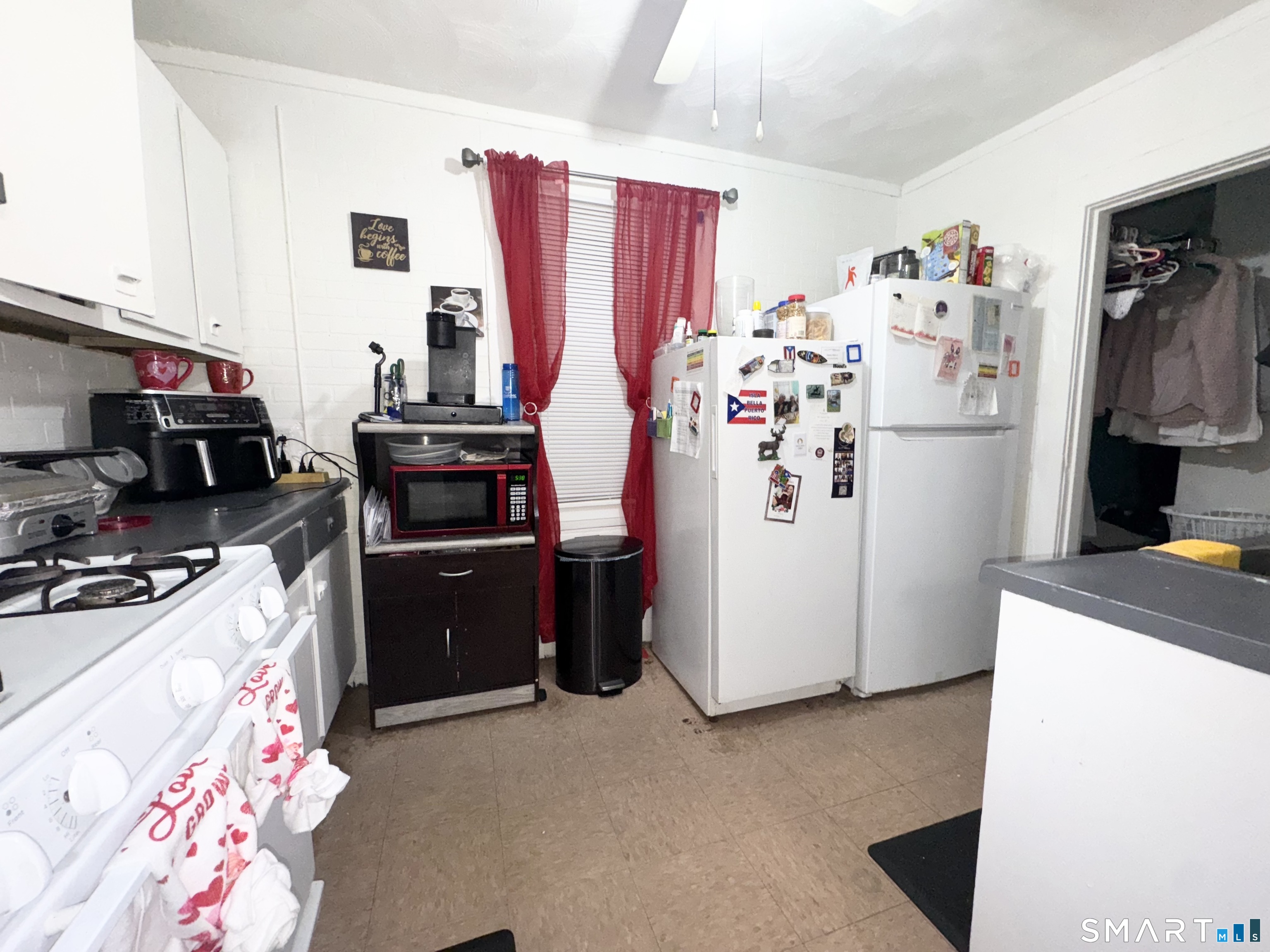 107 Colony Street Bridgeport, CT 06610 - Photo 9 of 34