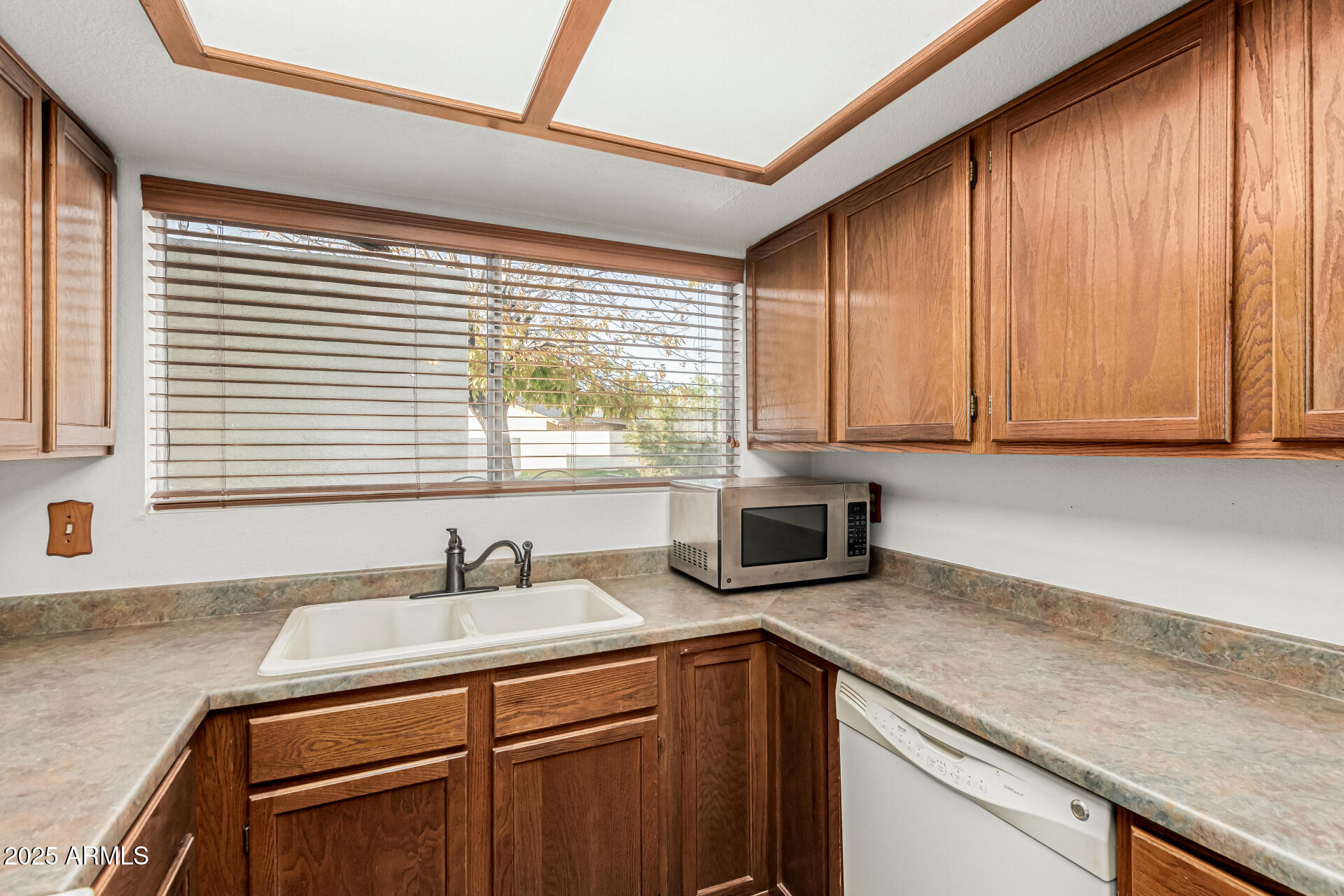 2539 West Pershing Avenue Phoenix, AZ 85029 - Photo 11 of 33 Kitchen