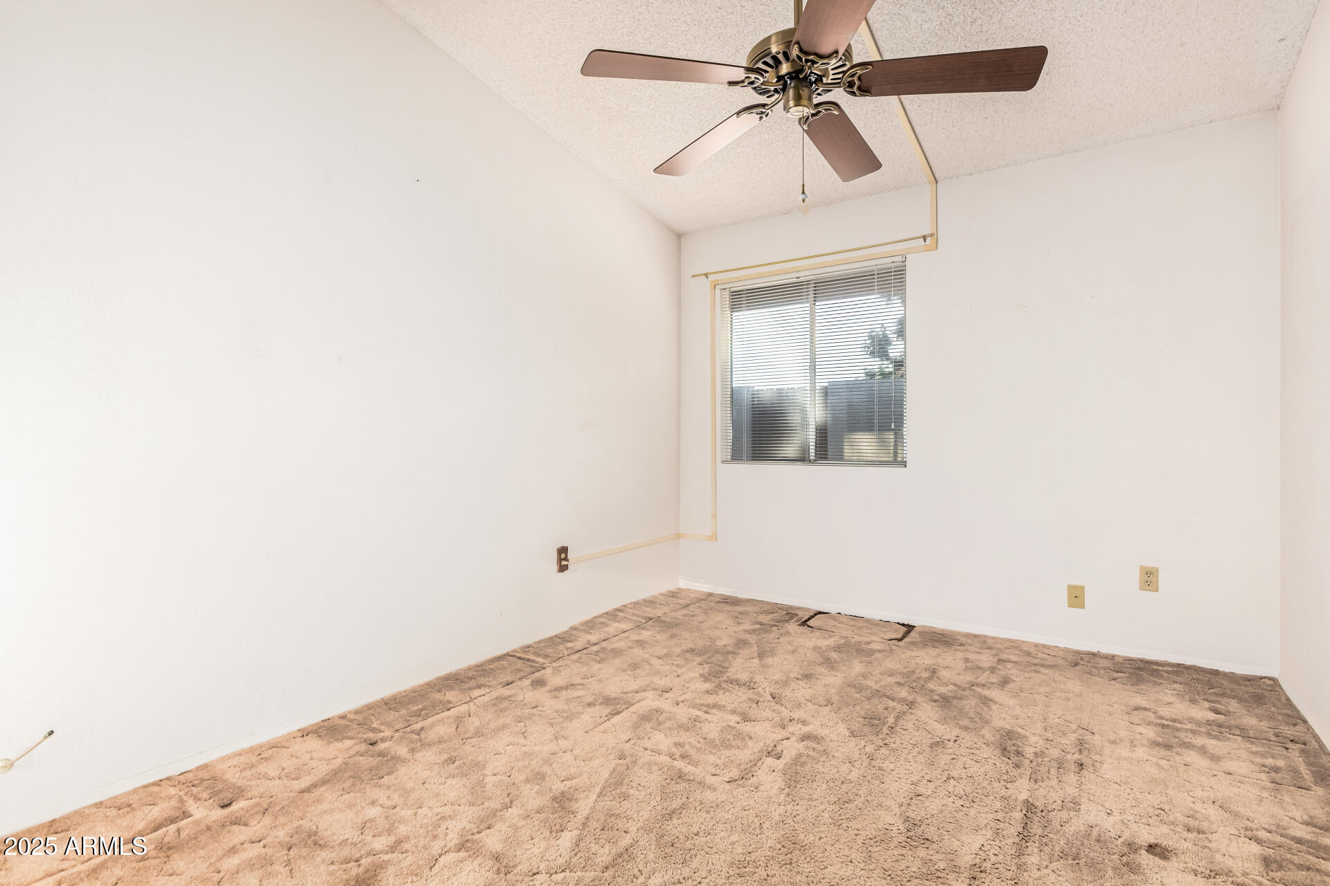 2539 West Pershing Avenue Phoenix, AZ 85029 - Photo 22 of 33 3rd Bedroom