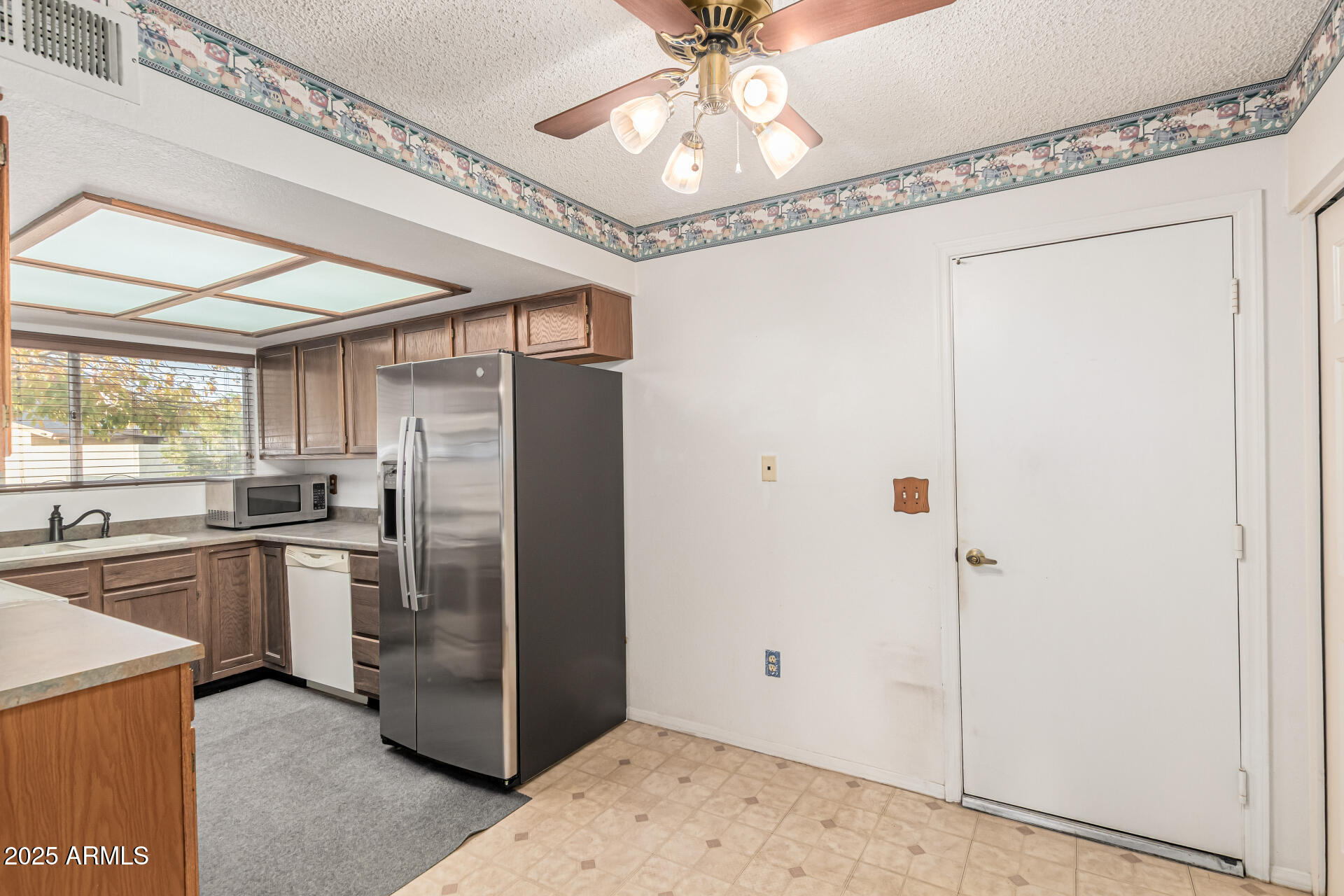 2539 West Pershing Avenue Phoenix, AZ 85029 - Photo 9 of 33 Kitchen