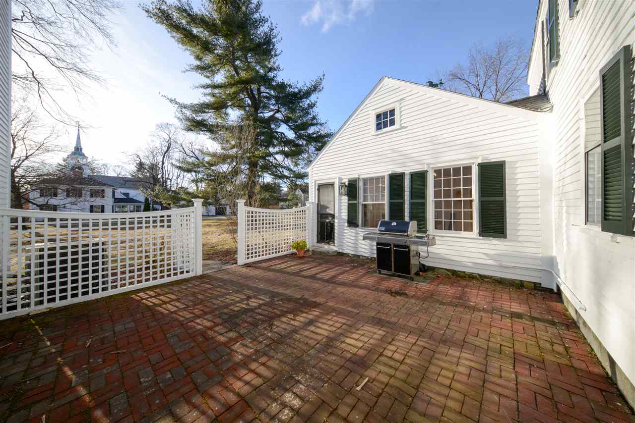3 Church Street Amherst, NH 03031 - Photo 4 of 36