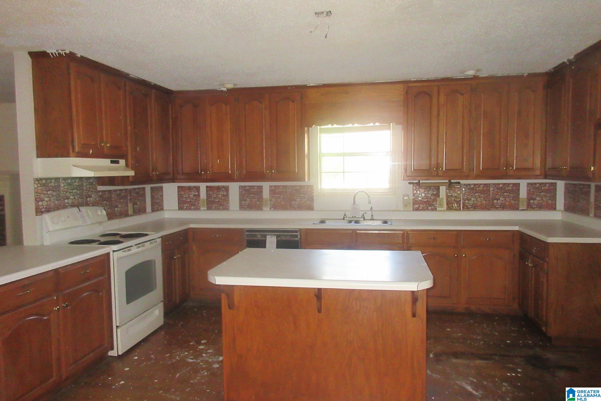702 6th Avenue Midfield, AL 35228 - Photo 5 of 11