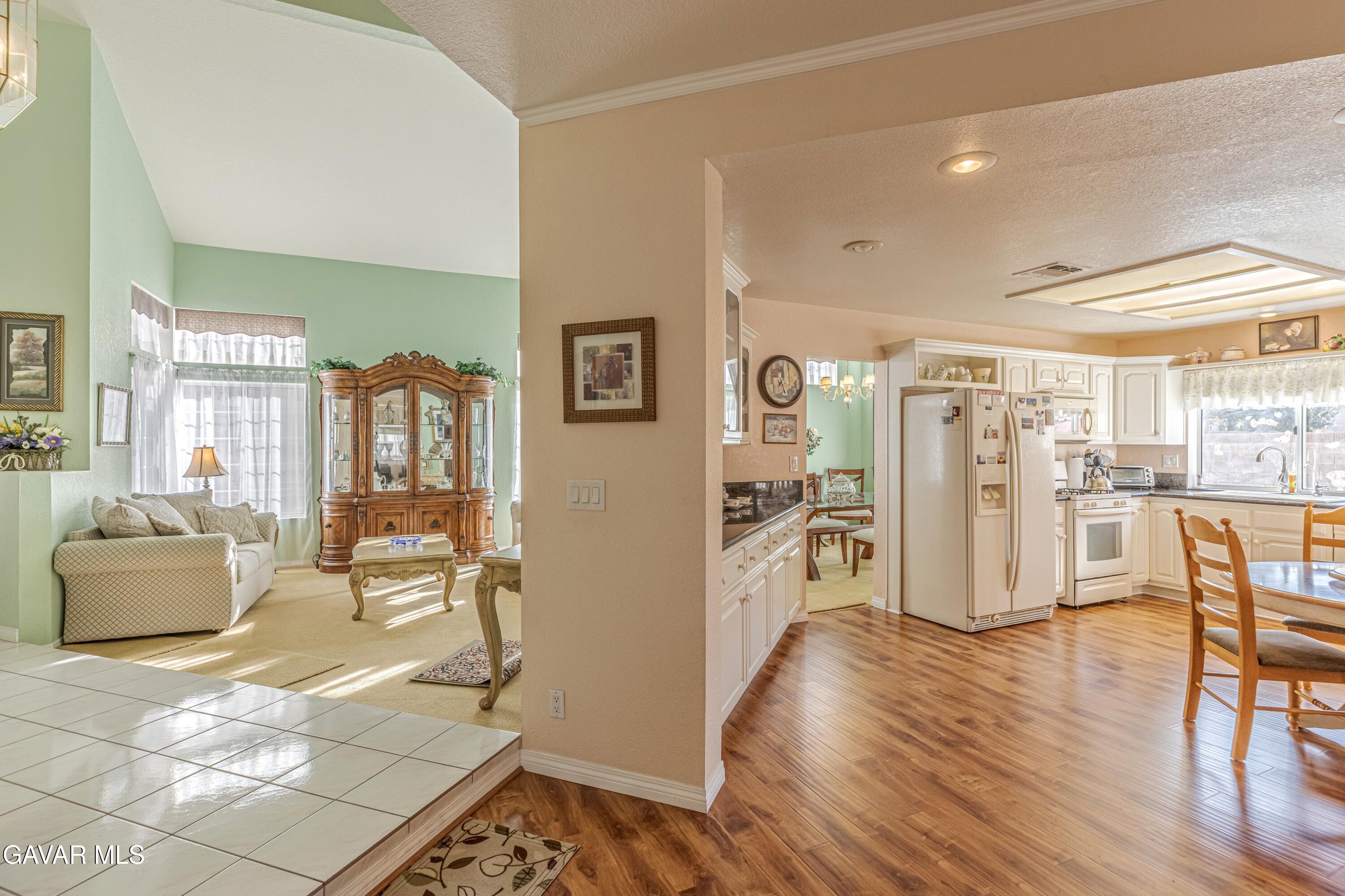 44345 Shad Street Lancaster, CA 93536 - Photo 11 of 42 Living-Kitchen