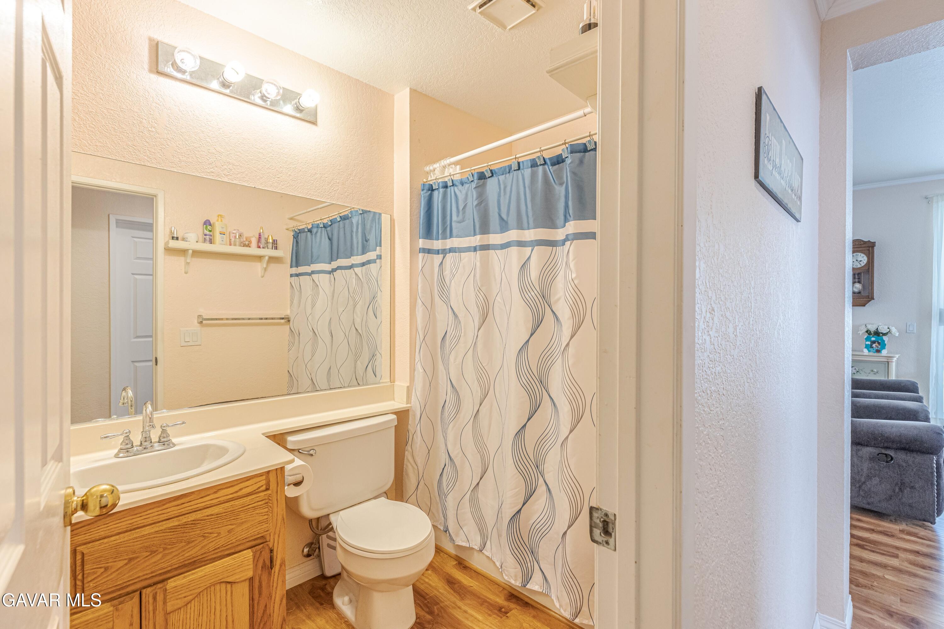 44345 Shad Street Lancaster, CA 93536 - Photo 20 of 42 Bathroom