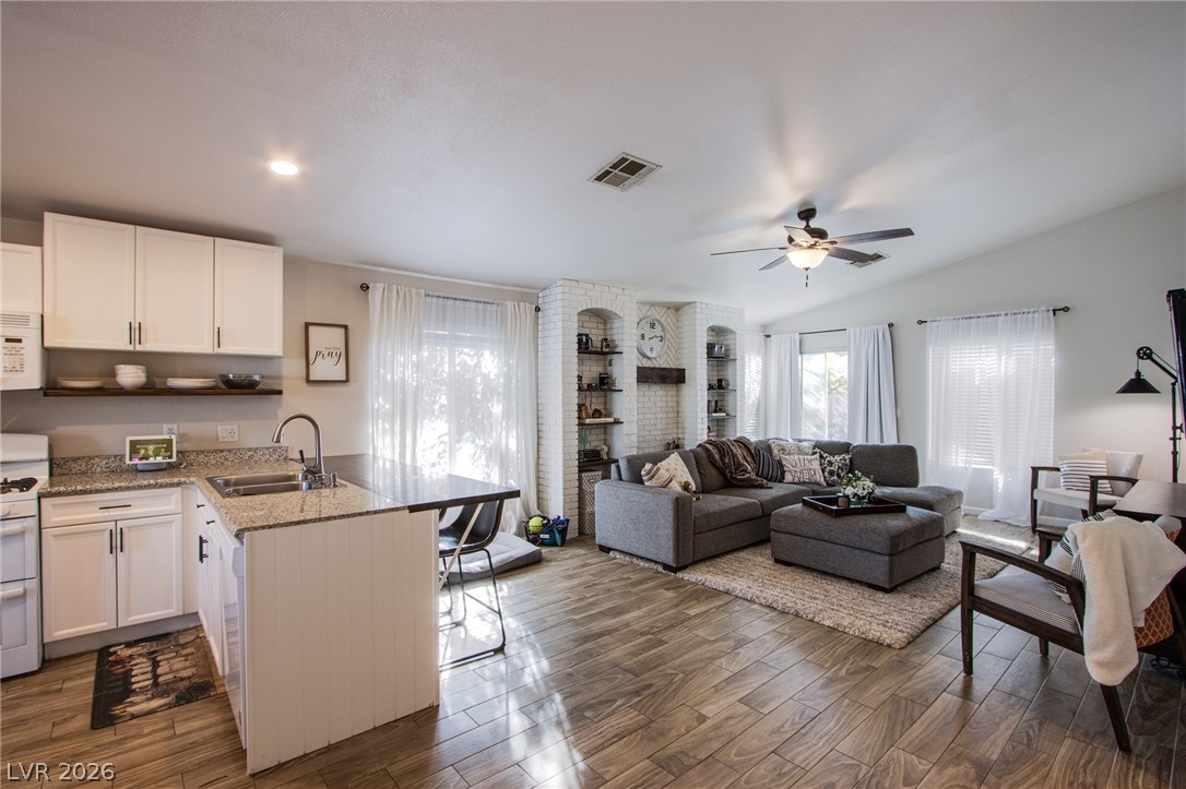 7413 Alpine Ridge Street Las Vegas, NV 89131 - Photo 7 of 31