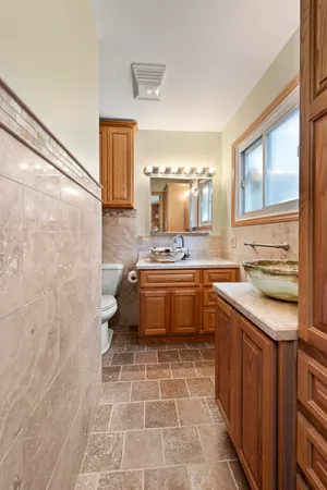 $525,000 | 219 Ottawa Drive, Troy, MI 48085