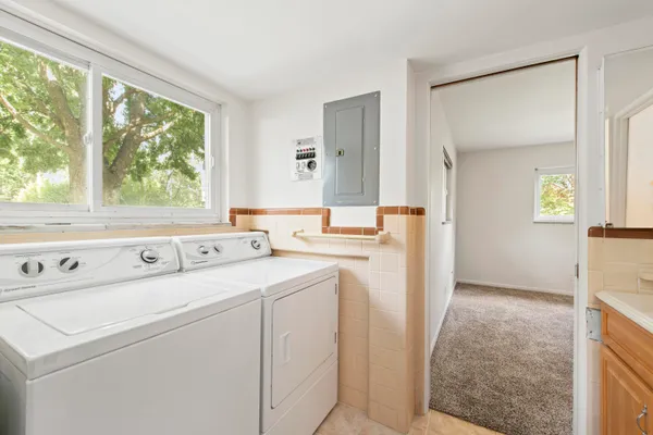 $525,000 | 219 Ottawa Drive, Troy, MI 48085