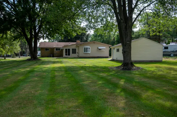$525,000 | 219 Ottawa Drive, Troy, MI 48085