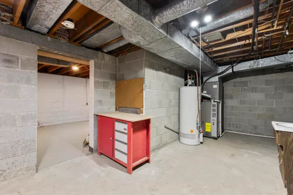 $525,000 | 219 Ottawa Drive, Troy, MI 48085