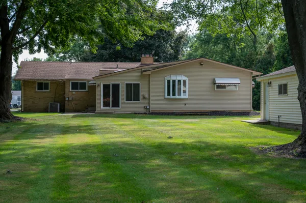 $525,000 | 219 Ottawa Drive, Troy, MI 48085