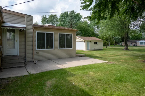$525,000 | 219 Ottawa Drive, Troy, MI 48085