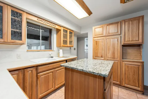 $525,000 | 219 Ottawa Drive, Troy, MI 48085