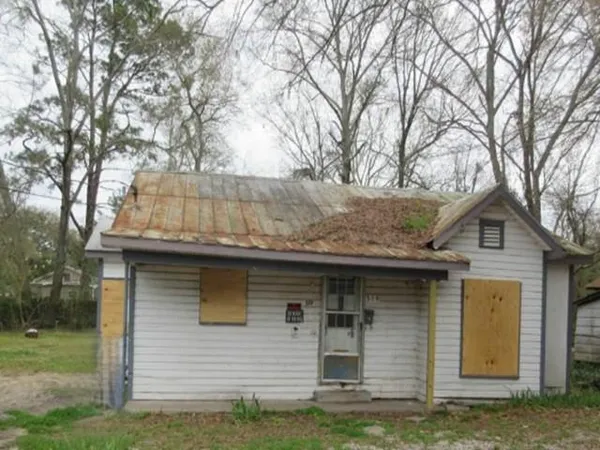 $15,900 | 519 East Jackson Street, Ville Platte, LA 70586