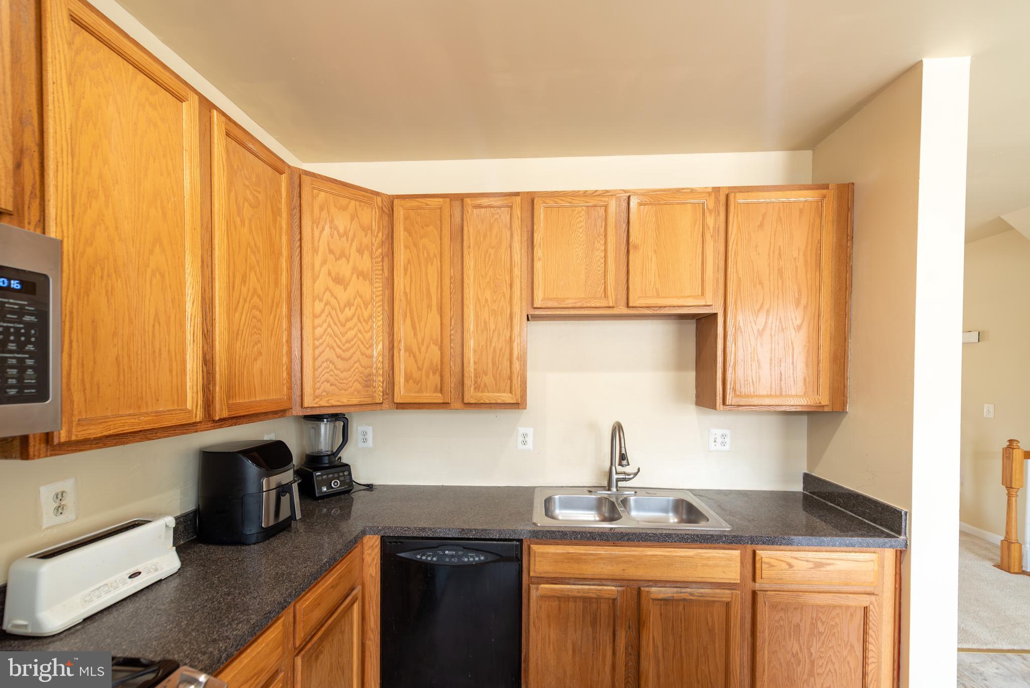 2905 Rotterdam Loop Woodbridge, VA 22191 - Photo 2 of 19 Kitchen