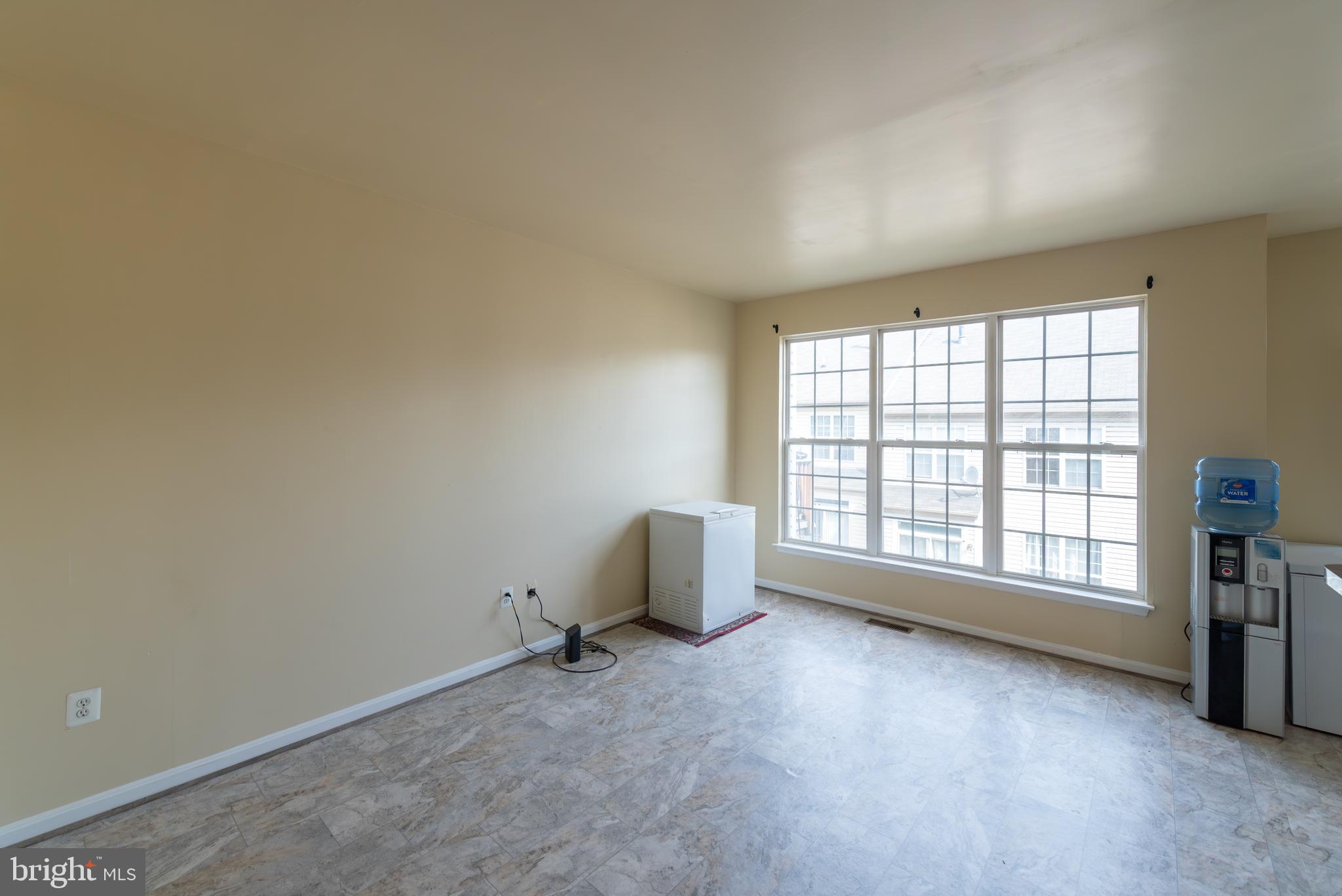 2905 Rotterdam Loop Woodbridge, VA 22191 - Photo 6 of 19 Living Room