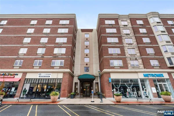 $3,500 | 5105 City Place, Unit 5105, Edgewater, NJ 07020