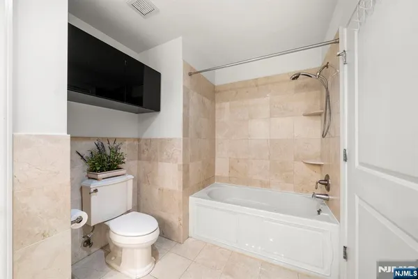 $3,500 | 5105 City Place, Unit 5105, Edgewater, NJ 07020