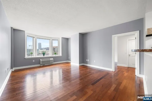 $3,500 | 5105 City Place, Unit 5105, Edgewater, NJ 07020