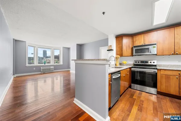 $3,500 | 5105 City Place, Unit 5105, Edgewater, NJ 07020