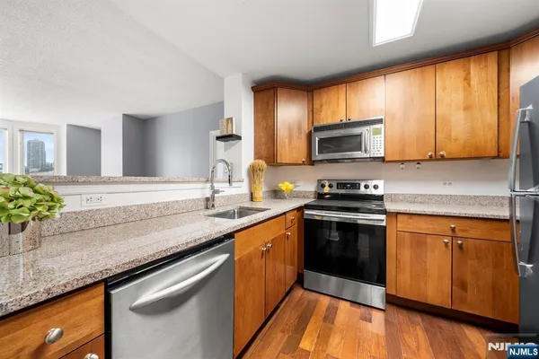 $3,500 | 5105 City Place, Unit 5105, Edgewater, NJ 07020