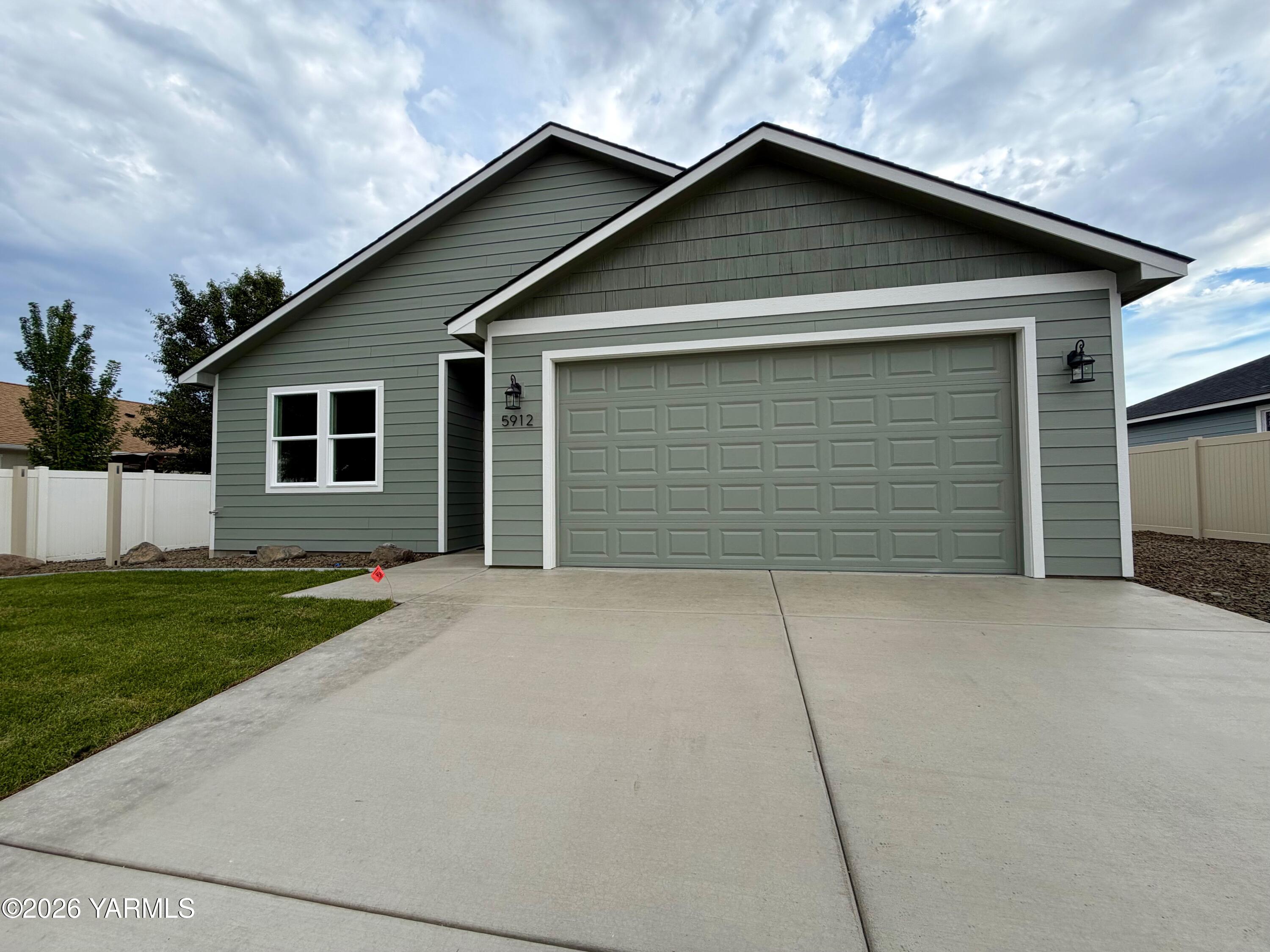 5912 Crestfields Road Yakima, WA 98903 - Photo 2 of 29 frontclose