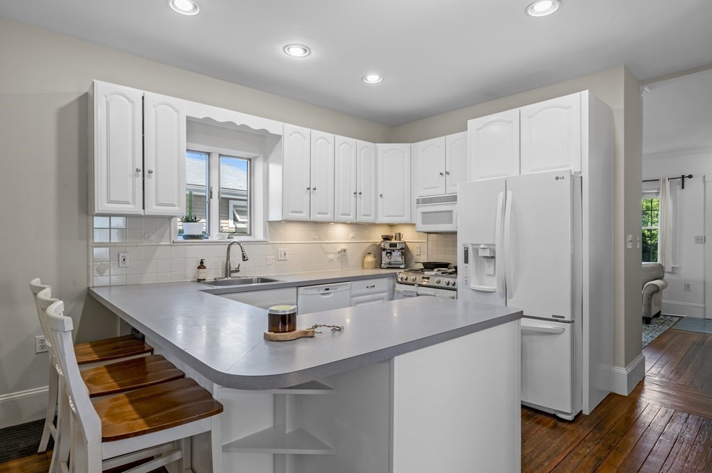 21 Lodge Road Swampscott, MA 01907 - Photo 12 of 34 Gallery Image 12