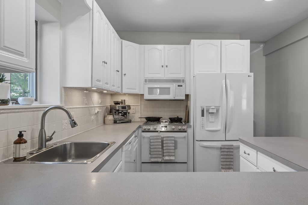 21 Lodge Road Swampscott, MA 01907 - Photo 14 of 34 Gallery Image 14