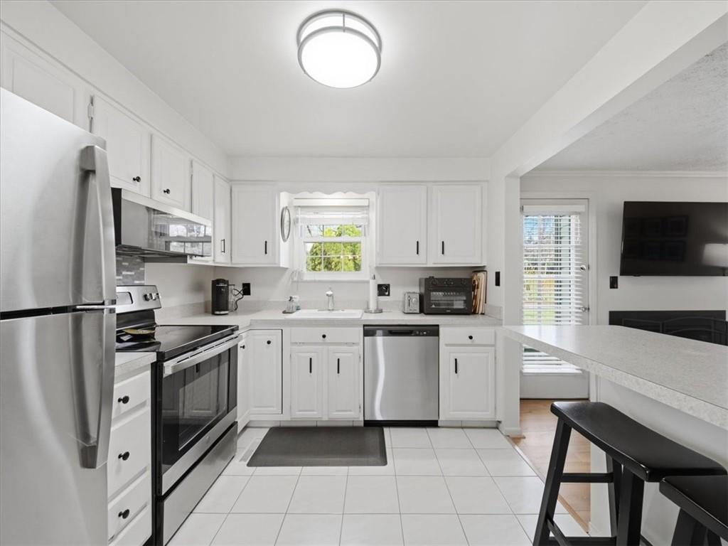 3073 Raintree Drive Gibsonia, PA 15044 - Photo 2 of 24