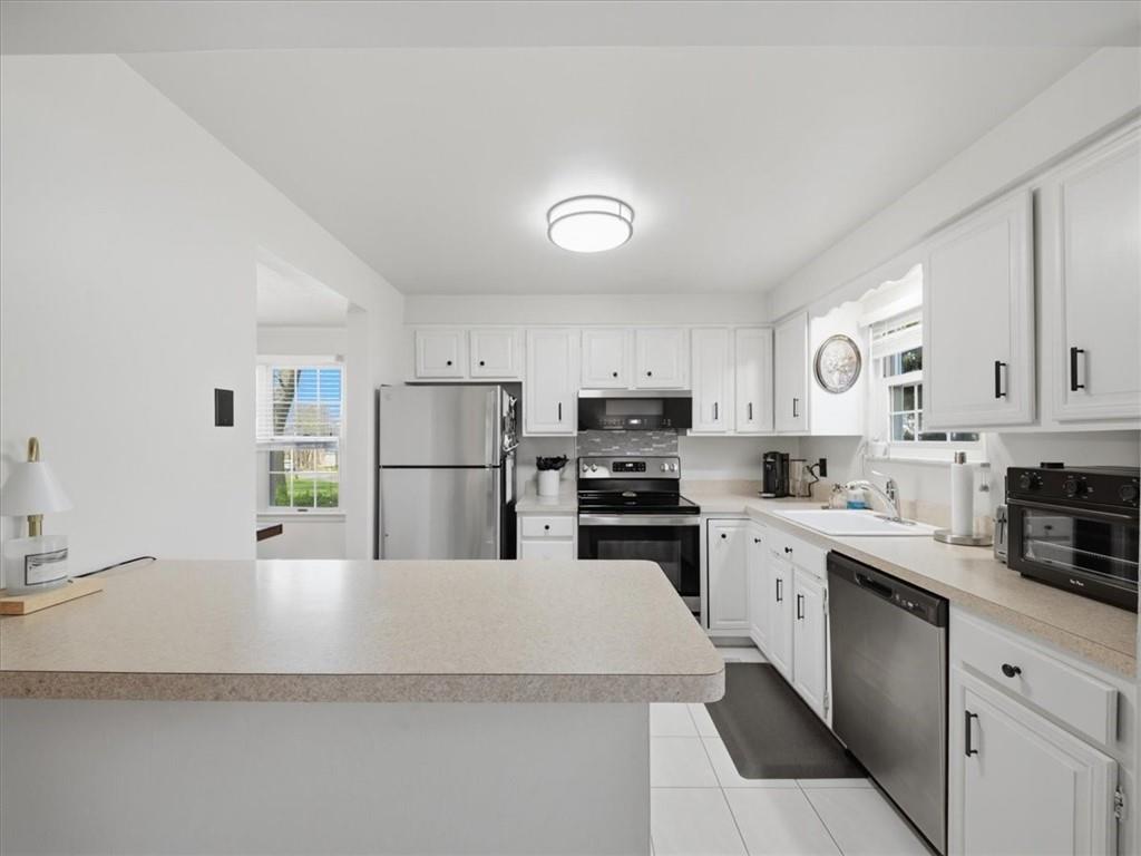 3073 Raintree Drive Gibsonia, PA 15044 - Photo 3 of 24